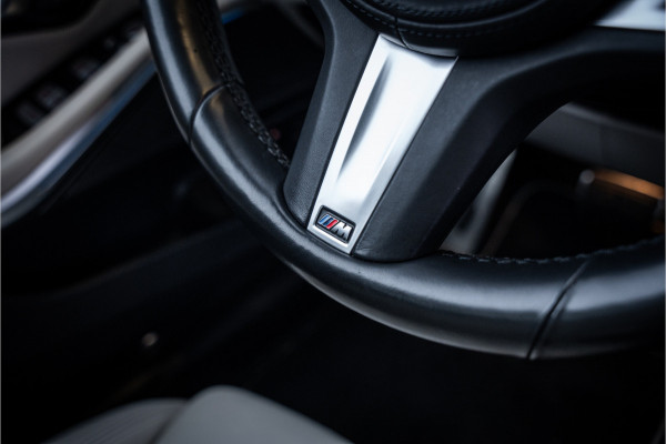 BMW 3-serie 330e High Executive - M Sport | Panorama | H&K | Memory | ACC