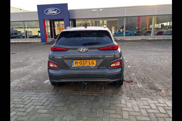 Hyundai Kona EV Premium 64 kWh Stoelverwarming | Stoelventilatie | Panoramadak | Trekhaak | Adaptive Cruise Control