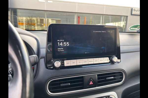 Hyundai Kona EV Premium 64 kWh Stoelverwarming | Stoelventilatie | Panoramadak | Trekhaak | Adaptive Cruise Control