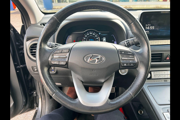 Hyundai Kona EV Premium 64 kWh Stoelverwarming | Stoelventilatie | Panoramadak | Trekhaak | Adaptive Cruise Control