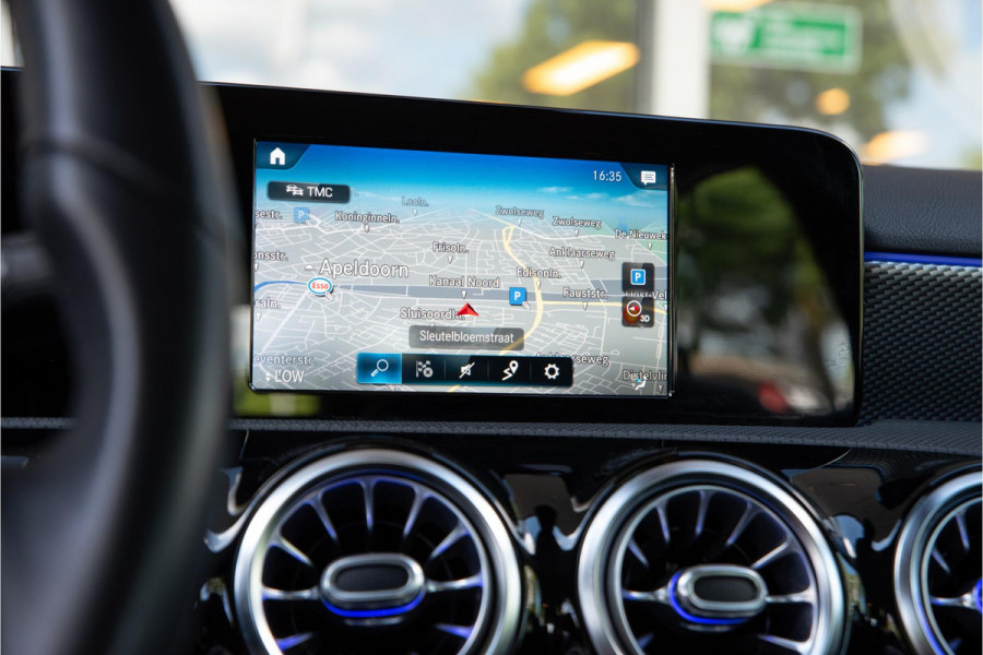 Mercedes-Benz A-Klasse 180 Business Solution AMG Ambient Cruise Navigatie Camera Sportstoelen Leer LED 19" LMV