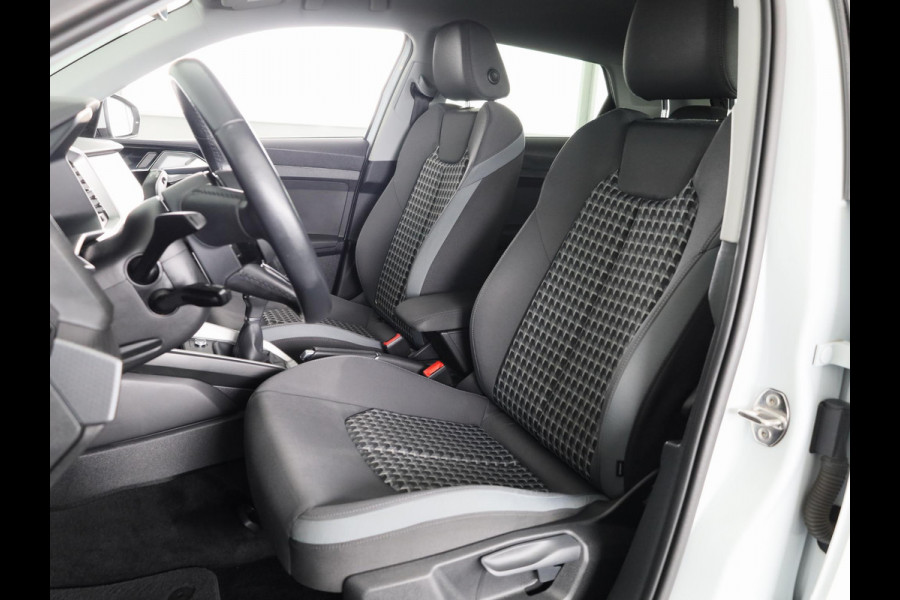 Audi A1 Sportback 30 TFSI Pro Line 110pk | S-line interieur | Climatronic | 17 inch lichtmetalen velgen | Navigatie via App