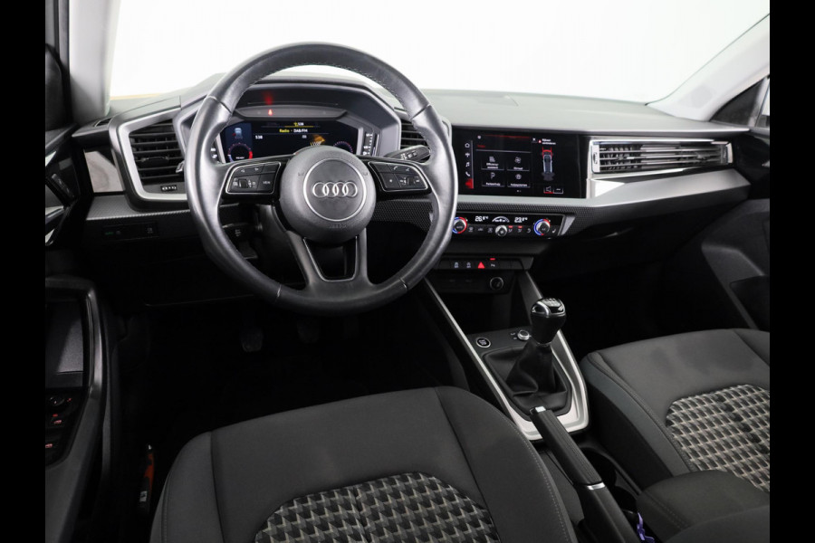Audi A1 Sportback 30 TFSI Pro Line 110pk | S-line interieur | Climatronic | 17 inch lichtmetalen velgen | Navigatie via App
