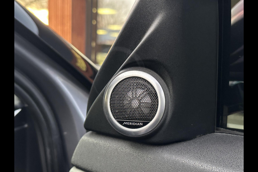 Land Rover Range Rover Evoque 2.0 P200 AWD R-Dynamic Panoramadak Meridian Stoelverw. Virtual Dash Matrix LED