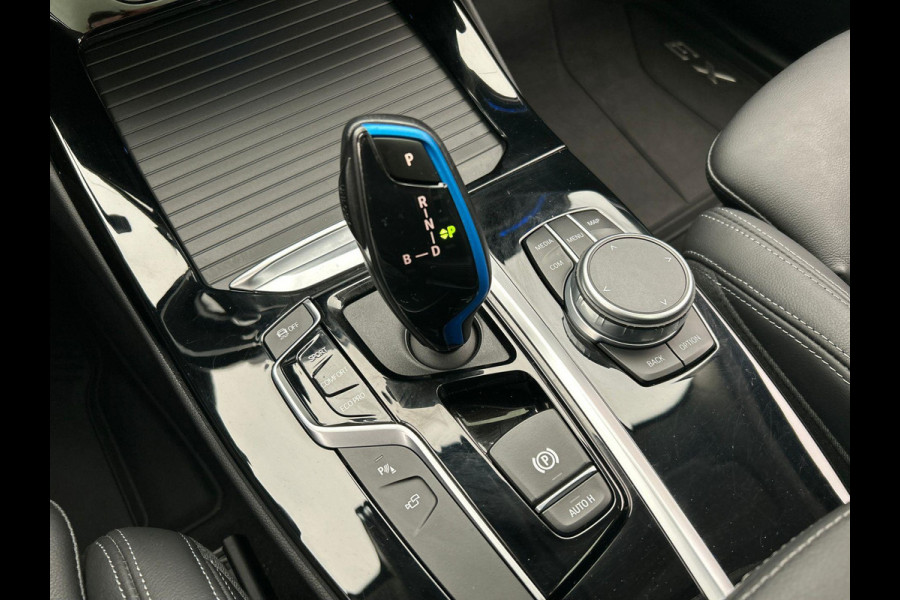 BMW iX3 High Executive 80 kWh | Pano/Dak | Harman/Kardon | Trekhaak | Head/Up | Camera