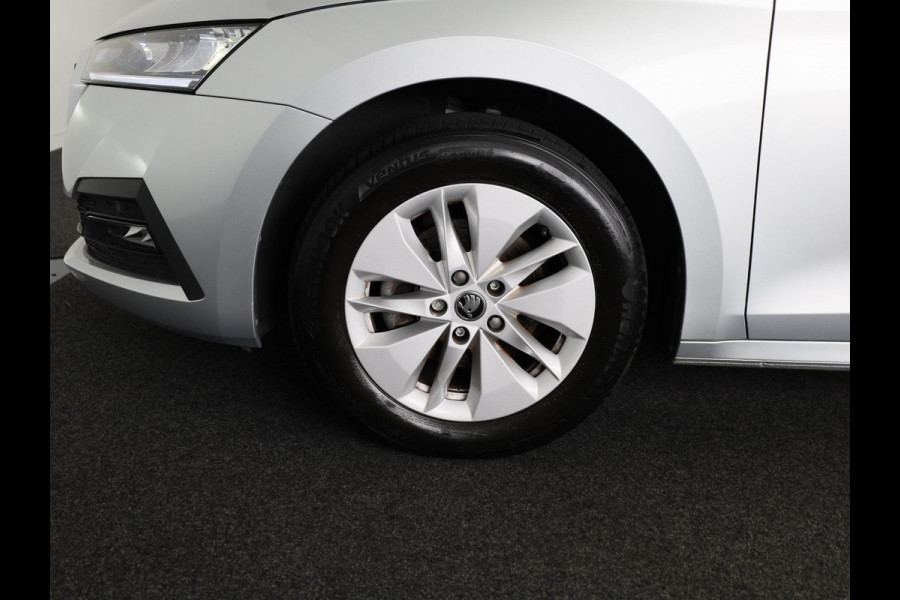 Škoda Octavia Combi 1.0 TSI Business Edition 110 pk | Verlengde garantie | Navigatie | Parkeersensoren | Apple Carplay/Android Auto | LED koplampen |