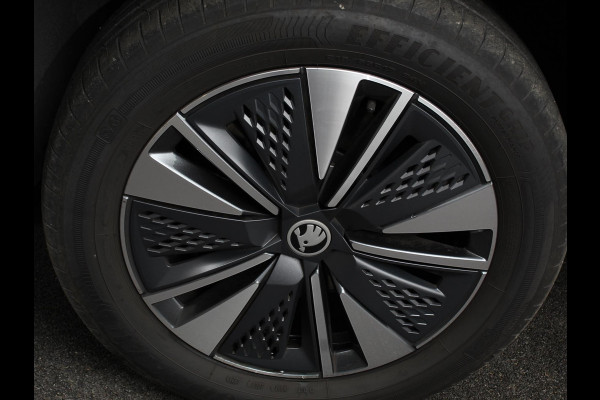 Škoda Karoq 1.5 TSI 150pk DSG ACT Selection | Navigatie | Apple Carplay/Android Auto | Camera | Parkeer sensoren | Adaptive Cruise Control | Lichtmetalen Velgen | Digitale Cockpit