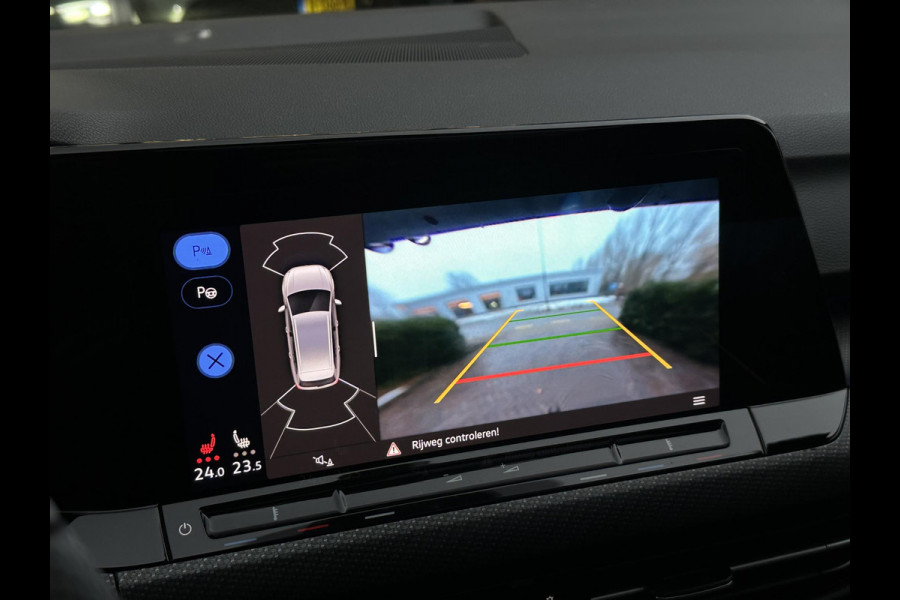 Volkswagen Golf Variant 1.5 eTSI R-Line Panoramadak, Keyless entry, Camera, LED pakket