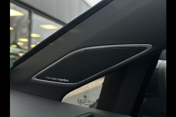 Volkswagen Golf Variant 1.5 eTSI R-Line Panoramadak, Keyless entry, Camera, LED pakket