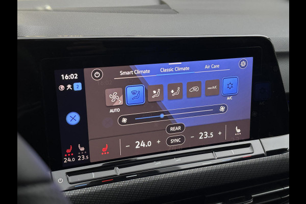 Volkswagen Golf Variant 1.5 eTSI R-Line Panoramadak, Keyless entry, Camera, LED pakket