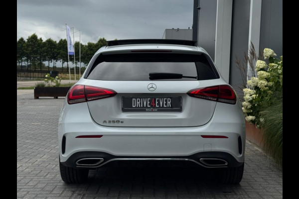 Mercedes-Benz A-Klasse 250 e AMG Line FULL PANO SFEER ECC PDC SPORTVELGEN NAVI