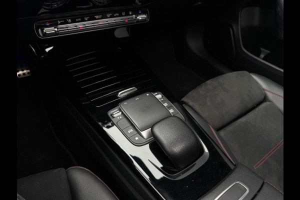 Mercedes-Benz A-Klasse 250 e AMG Line FULL PANO SFEER ECC PDC SPORTVELGEN NAVI