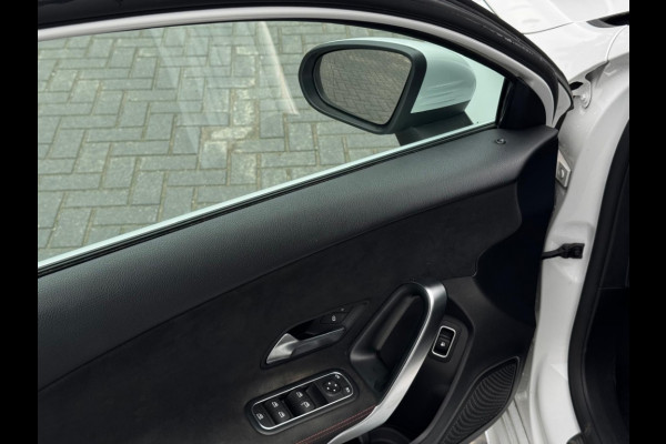 Mercedes-Benz A-Klasse 250 e AMG Line FULL PANO SFEER ECC PDC SPORTVELGEN NAVI