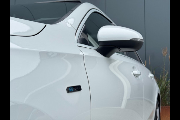 Mercedes-Benz A-Klasse 250 e AMG Line FULL PANO SFEER ECC PDC SPORTVELGEN NAVI