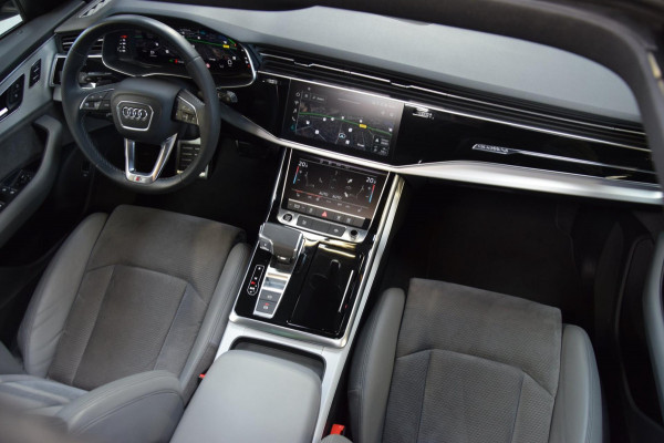 Audi Q8 55 TFSI Quattro Pro Line S *S-Line*|Panoramadak|Dealer onderhouden|ACC|