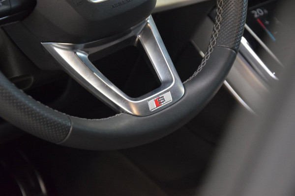 Audi Q8 55 TFSI Quattro Pro Line S *S-Line*|Panoramadak|Dealer onderhouden|ACC|