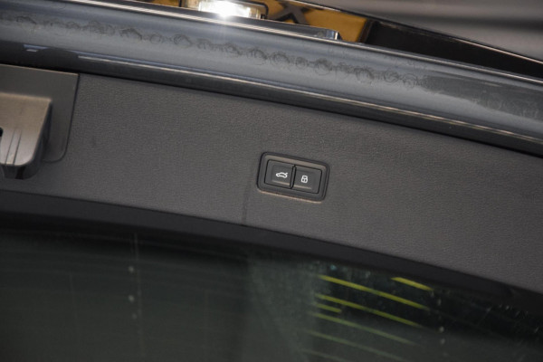 Audi Q8 55 TFSI Quattro Pro Line S *S-Line*|Panoramadak|Dealer onderhouden|ACC|