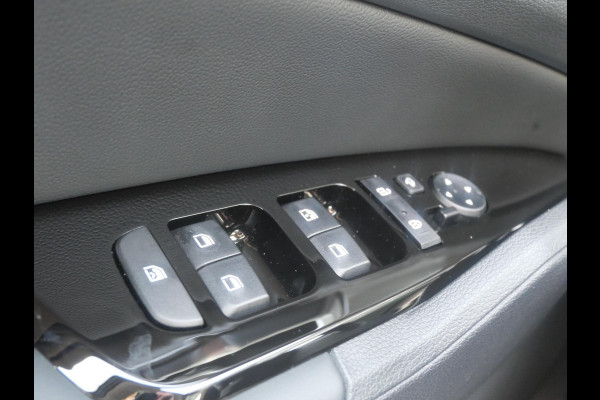Kia Sportage 1.6 T-GDi Plug-in Hybrid AWD DynamicPlusLine | Schuif/kantel | Navi | Camera | Stoel/stuur verwarming | Elektrische stoelen