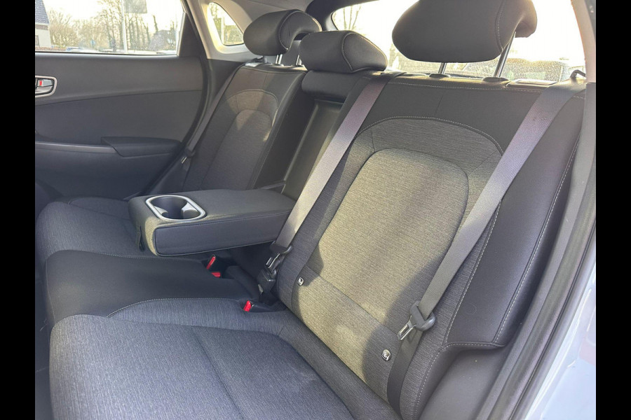 Hyundai Kona EV Fashion 64 kWh | SOH: 95,1% | 3 Fase | warmtepomp | HUD | Blindspot | Climate | Navi |