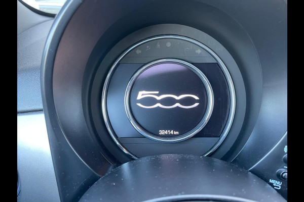 Fiat 500 1.0 Hybrid Rockstar | Panoramadak | Cruise control | Carplay/Android | Wordt verwacht, bel voor het maken van een afspraak!
