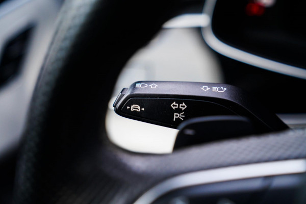 Audi Q8 60 TFSI e quattro Competition | Achterbank Verwarming | Stuurwiel Verwarming | Bang & Olufsen