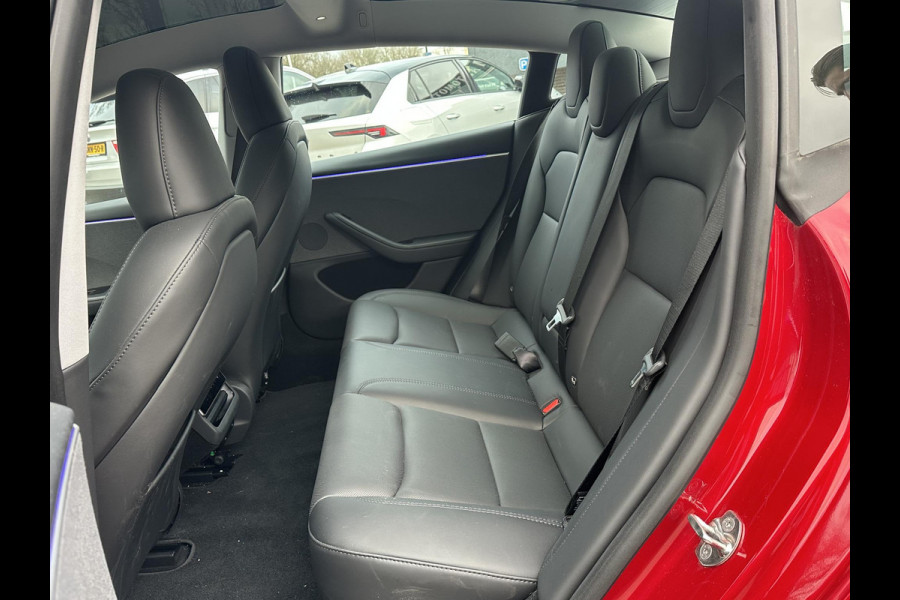 Tesla Model 3 RWD 60 kWh ORGI. NL 23.000KM! | VOLLEDIGE TESLA GARANTIE T/M 01/2028 OF 80.000KM| DE HOOGVOLTACCU EN AANDRIJFLIJN TOT 2032 of 160.000KM | ELEK. ACHTERKLEP| STOEL VENTILATIE