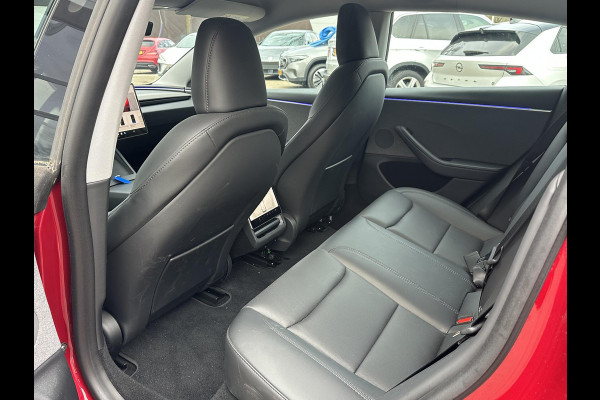 Tesla Model 3 RWD 60 kWh ORGI. NL 23.000KM! | VOLLEDIGE TESLA GARANTIE T/M 01/2028 OF 80.000KM| DE HOOGVOLTACCU EN AANDRIJFLIJN TOT 2032 of 160.000KM | ELEK. ACHTERKLEP| STOEL VENTILATIE