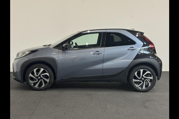 Toyota Aygo X 1.0 VVT-i Automaat Pulse Navigatie Apple Carplay/Android Auto Camera  Climate Control Adaptive Cruise Control Two Tone