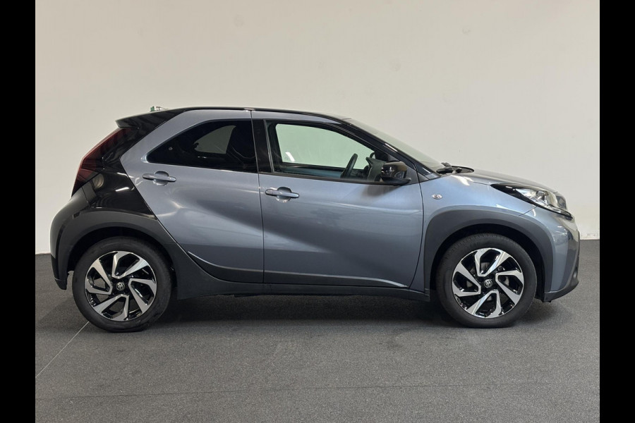 Toyota Aygo X 1.0 VVT-i Automaat Pulse Navigatie Apple Carplay/Android Auto Camera  Climate Control Adaptive Cruise Control Two Tone