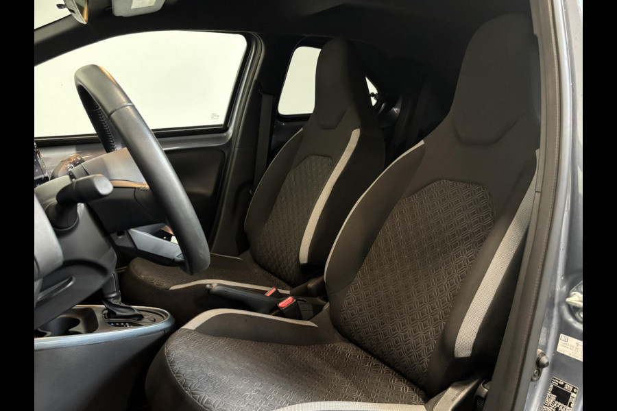 Toyota Aygo X 1.0 VVT-i Automaat Pulse Navigatie Apple Carplay/Android Auto Camera  Climate Control Adaptive Cruise Control Two Tone