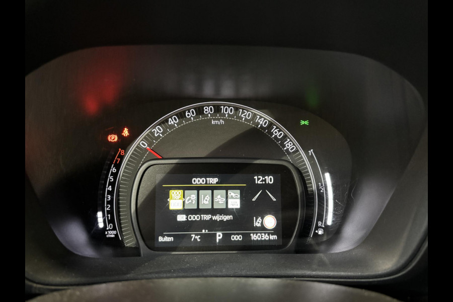 Toyota Aygo X 1.0 VVT-i Automaat Pulse Navigatie Apple Carplay/Android Auto Camera  Climate Control Adaptive Cruise Control Two Tone