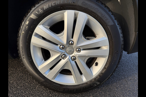 Peugeot 2008 1.2 PureTech Signature | CARPLAY | HOGE INSTAP | CRUISE CONTROL | CAMERA | NAVI |