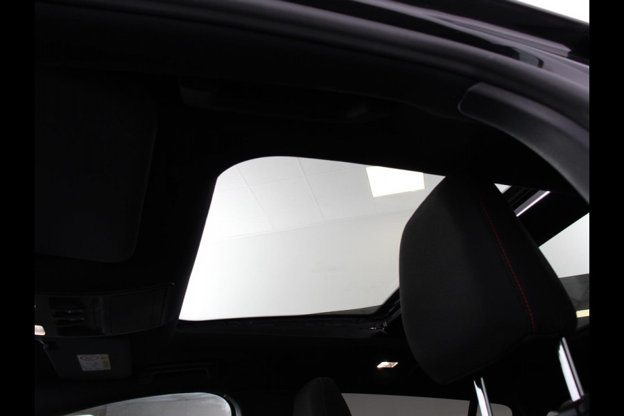 Ford FOCUS Wagon 1.0 EcoBoost 125pk mhev ST Line X | Panorama dak | Navigatie Groot scherm | Apple Carplay/Android Auto | Parkeersensoren | Camera | Driver Assistance Pack | Winter Pack | LED-koplampen | Panoramadak | Virtual Cockpit | All seasonbanden