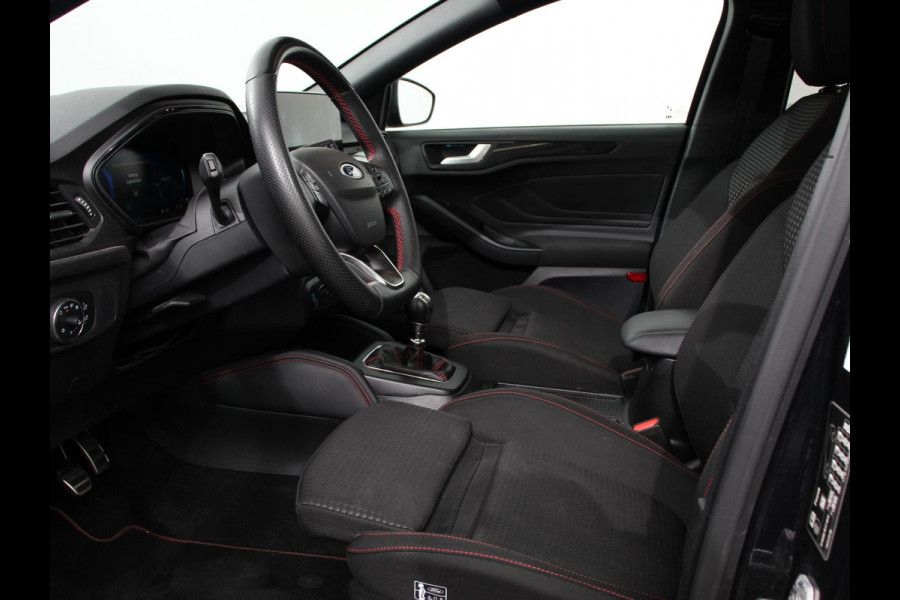 Ford FOCUS Wagon 1.0 EcoBoost 125pk mhev ST Line X | Panorama dak | Navigatie Groot scherm | Apple Carplay/Android Auto | Parkeersensoren | Camera | Driver Assistance Pack | Winter Pack | LED-koplampen | Panoramadak | Virtual Cockpit | All seasonbanden