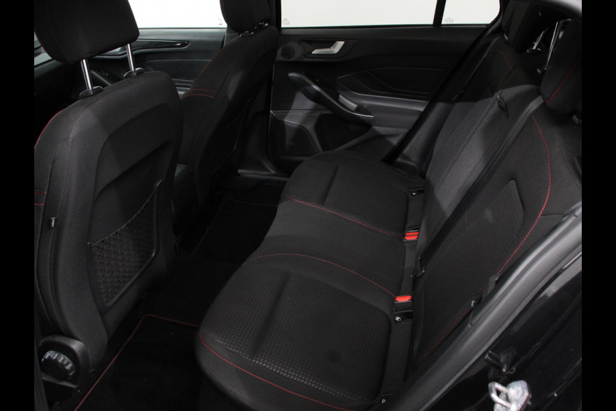 Ford FOCUS Wagon 1.0 EcoBoost 125pk mhev ST Line X | Panorama dak | Navigatie Groot scherm | Apple Carplay/Android Auto | Parkeersensoren | Camera | Driver Assistance Pack | Winter Pack | LED-koplampen | Panoramadak | Virtual Cockpit | All seasonbanden