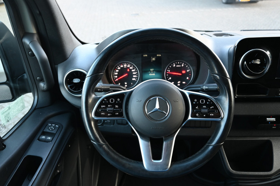 Mercedes-Benz Sprinter 319 CDI 4x4 L2H2 AWD Draaistoelen, MBUX 10.25 met 360 graden camera, LED, Etc.