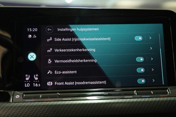 Volkswagen Golf 2.0 TSI R 4Motion /PERFORMANCE/AKRAP/PANO/HUD/IQ/H-K/VOL