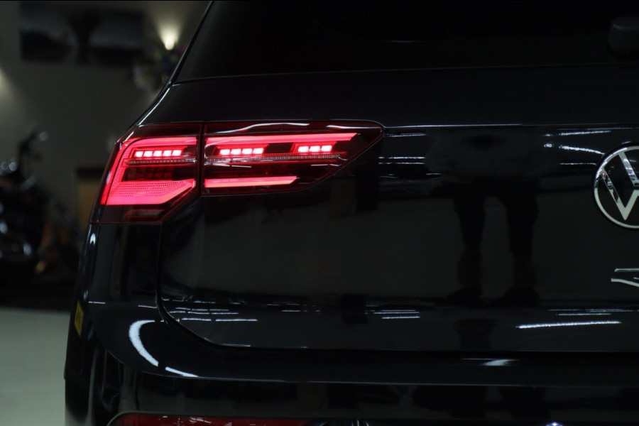 Volkswagen Golf 2.0 TSI R 4Motion /PERFORMANCE/AKRAP/PANO/HUD/IQ/H-K/VOL