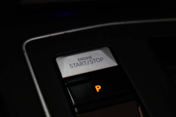 Volkswagen Golf 2.0 TSI R 4Motion /PERFORMANCE/AKRAP/PANO/HUD/IQ/H-K/VOL