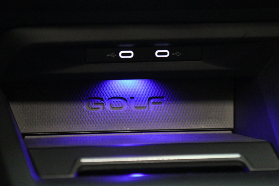 Volkswagen Golf 2.0 TSI R 4Motion /PERFORMANCE/AKRAP/PANO/HUD/IQ/H-K/VOL