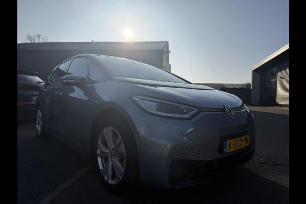 Volkswagen ID.3 Business 58 kWh ORIGINEEL NL / NAP | STOEL- & STUURVERWARMING | ADAPTIEVE CRUISE | CAMERA | MATRIX LED | RIJKLAAR MET 12 MND BOVAG