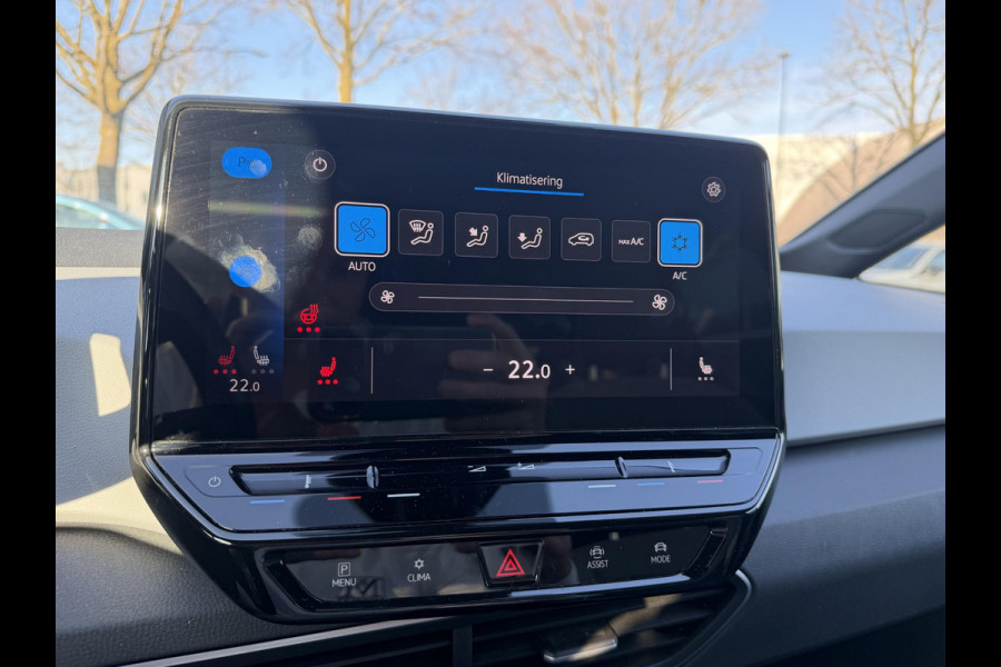 Volkswagen ID.3 Business 58 kWh ORIGINEEL NL / NAP | STOEL- & STUURVERWARMING | ADAPTIEVE CRUISE | CAMERA | MATRIX LED | RIJKLAAR MET 12 MND BOVAG