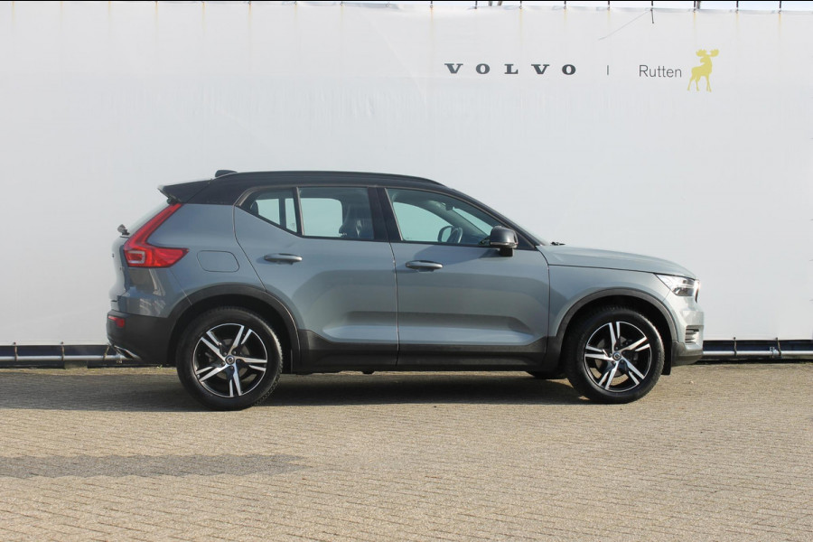 Volvo XC40 1.5 T3 R-Design Adaptieve cruise control / Semi elektrisch wegklapbare trekhaak / Blis / Apple Carplay / Verwarmbare voorstoelen en verwarmbaar stuurwiel / Climate control