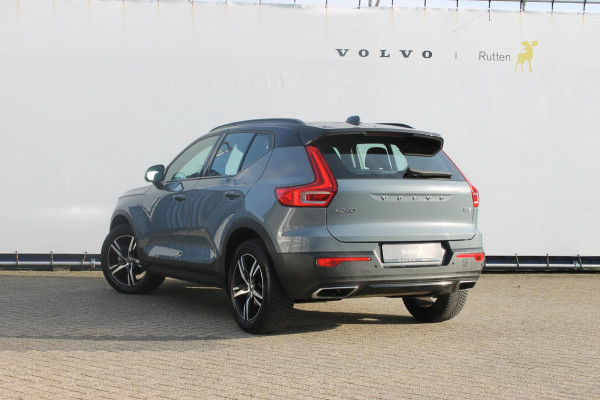 Volvo XC40 1.5 T3 R-Design Adaptieve cruise control / Semi elektrisch wegklapbare trekhaak / Blis / Apple Carplay / Verwarmbare voorstoelen en verwarmbaar stuurwiel / Climate control