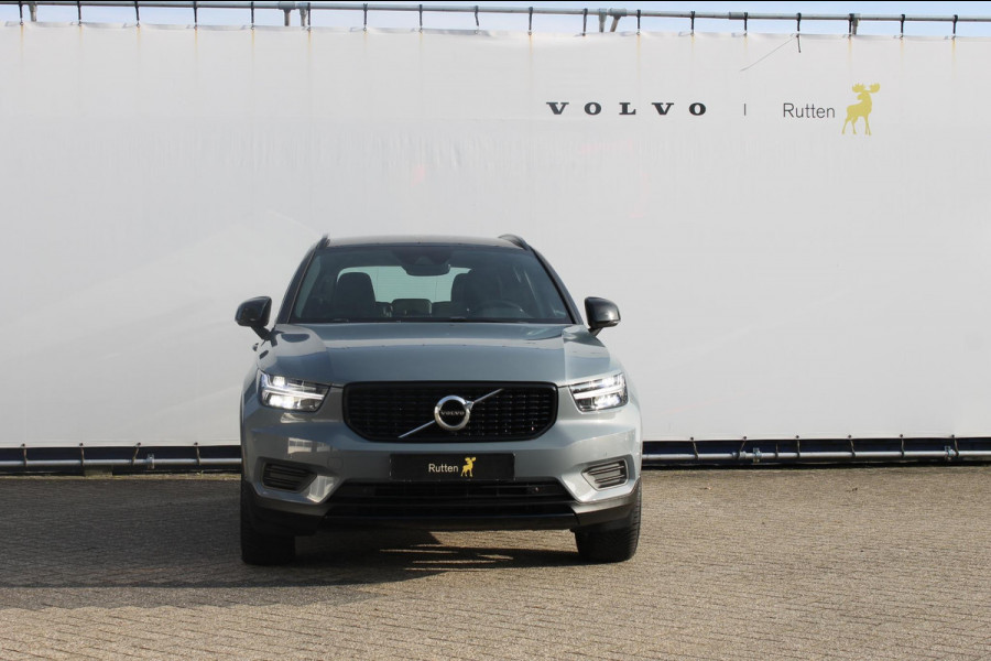 Volvo XC40 1.5 T3 R-Design Adaptieve cruise control / Semi elektrisch wegklapbare trekhaak / Blis / Apple Carplay / Verwarmbare voorstoelen en verwarmbaar stuurwiel / Climate control