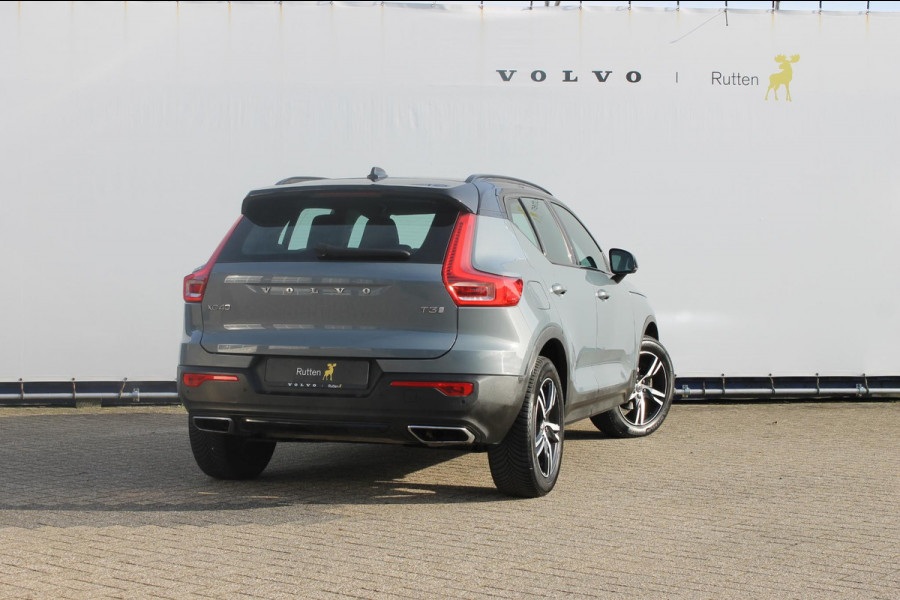 Volvo XC40 1.5 T3 R-Design Adaptieve cruise control / Semi elektrisch wegklapbare trekhaak / Blis / Apple Carplay / Verwarmbare voorstoelen en verwarmbaar stuurwiel / Climate control