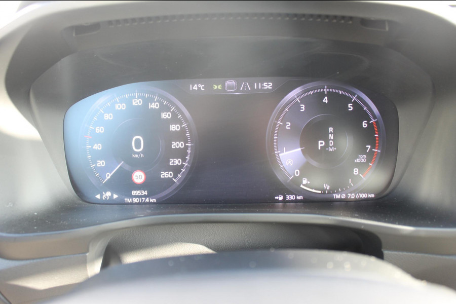 Volvo XC40 1.5 T3 R-Design Adaptieve cruise control / Semi elektrisch wegklapbare trekhaak / Blis / Apple Carplay / Verwarmbare voorstoelen en verwarmbaar stuurwiel / Climate control