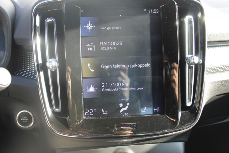 Volvo XC40 1.5 T3 R-Design Adaptieve cruise control / Semi elektrisch wegklapbare trekhaak / Blis / Apple Carplay / Verwarmbare voorstoelen en verwarmbaar stuurwiel / Climate control