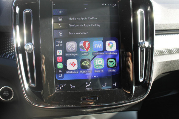 Volvo XC40 1.5 T3 R-Design Adaptieve cruise control / Semi elektrisch wegklapbare trekhaak / Blis / Apple Carplay / Verwarmbare voorstoelen en verwarmbaar stuurwiel / Climate control