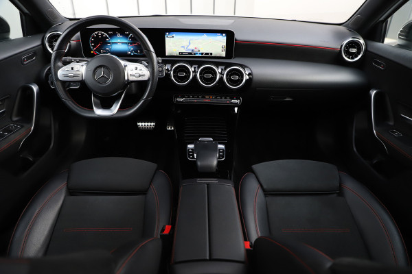 Mercedes-Benz A-Klasse 200 AMG Aut7 | 163PK | Pano | Led | Stoelverwarming | Clima | Apple-carplay | Camera | Widescreen | 2018.